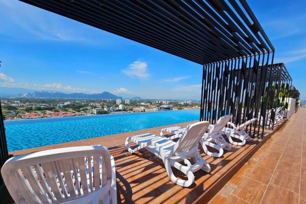 Jomstay - Horizon Suites Ipoh Town Skypool Exteriör bild